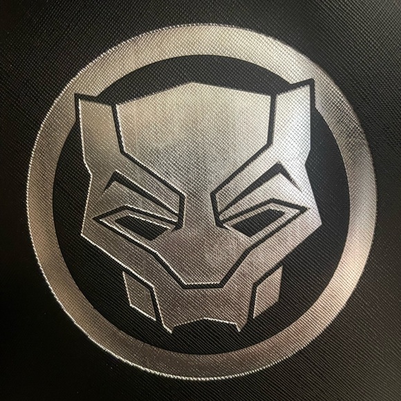 Loungfly Wakanda Forever backpack - Picture 5 of 6